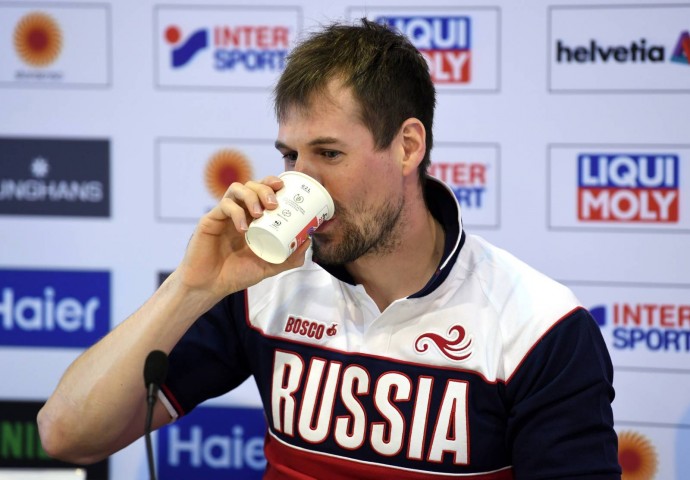 Евгений Устюгов ответил на вопрос, общается ли он с иностранными спортсменами