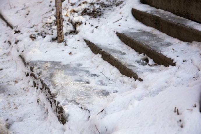 Мэрия Владивостока начала штрафовать за лёд и снег во дворах Мэрия Владивостока начала штрафовать за лёд и снег во дворах