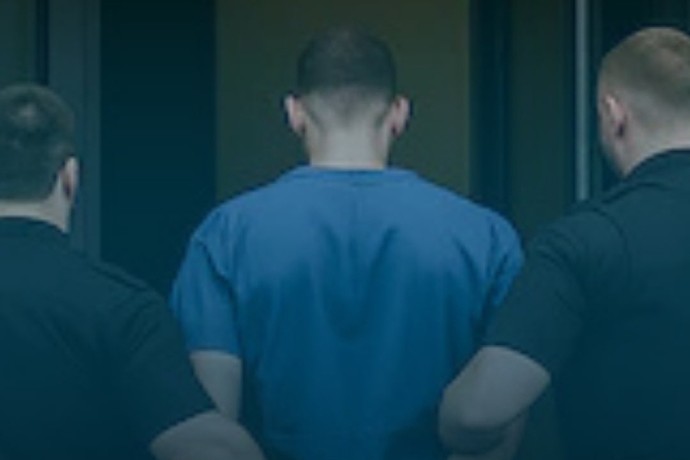 Германия — Уставший от чужой боли: ангел смерти в белом халате