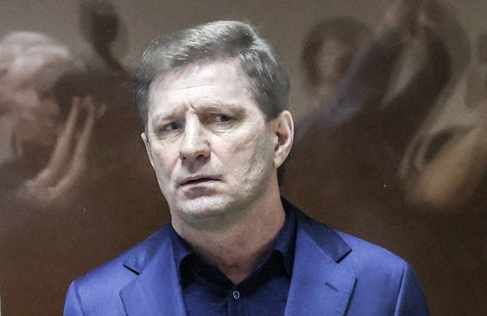 Суд приговорил бывшего хабаровского губернатора Фургала к 25 годам колонии Суд приговорил бывшего хабаровского губернатора Фургала к 25 годам колонии