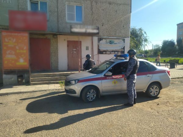 Житель Бурятии ограбил работницу бара
