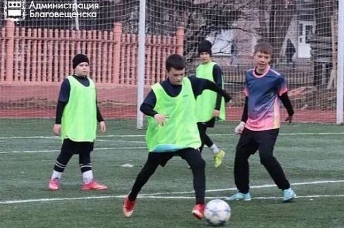 В Благовещенске прошли первые игры «Кожаного мяча»