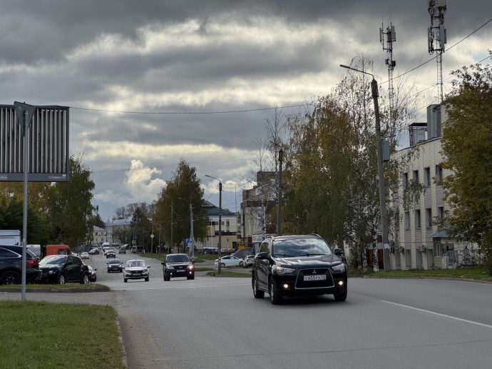 В Кирове открыли движение на Хлебозаводском проезде В Кирове открыли движение на Хлебозаводском проезде