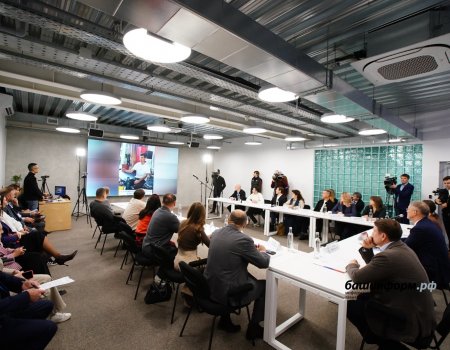 Глава Башкирии провёл выездной «Час креативных индустрий»