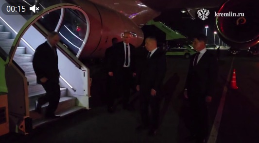 Путин закончил визит в Китай: самолет президента приземлился во Владивостоке