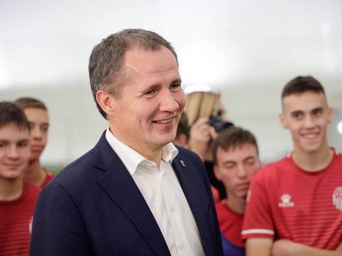 Вячеслав Гладков с юмором ответил на вопрос от искусственного интеллекта