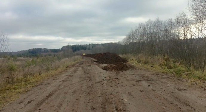 Дорогу к Федяковскому кладбищу в Кирове засыпали землей Дорогу к Федяковскому кладбищу в Кирове засыпали землей