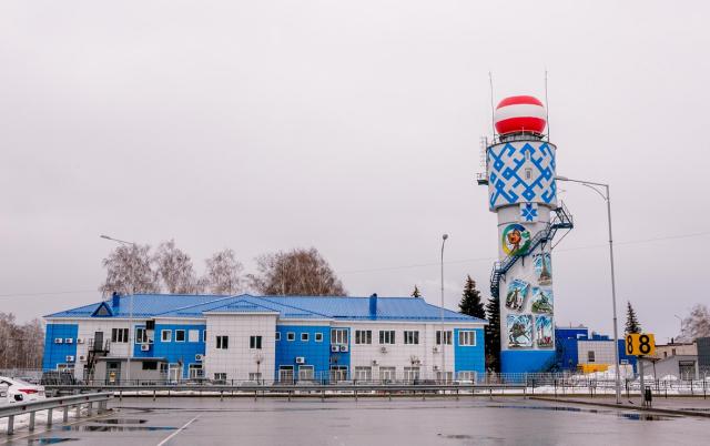 Четыре самолета не смогли сесть в Уфе из-за запрета на полеты