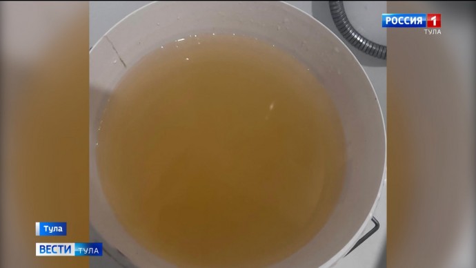 Ржавая, странно пахнет, а ещё от неё чешутся – такой водой приходится мыться и стирать жителям новостроек в Харино Ржавая, странно пахнет, а ещё от неё чешутся – такой водой приходится мыться и стирать жителям новостроек в Харино