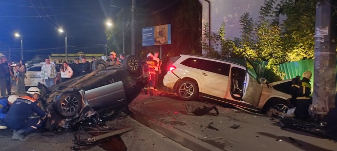 Пять человек пострадали в жестком ДТП на улице Терновского в Пензе