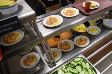 В СФ предложили ввести ваучеры на еду для пассажиров задержанных рейсов