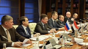 Александр Новак встретился с делегацией Республики Судан Александр Новак встретился с делегацией Республики Судан
