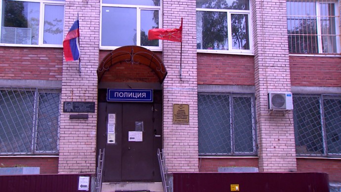 В Невском районе полиция ищет виновных в изнасиловании девушки на стройке В Невском районе полиция ищет виновных в изнасиловании девушки на стройке