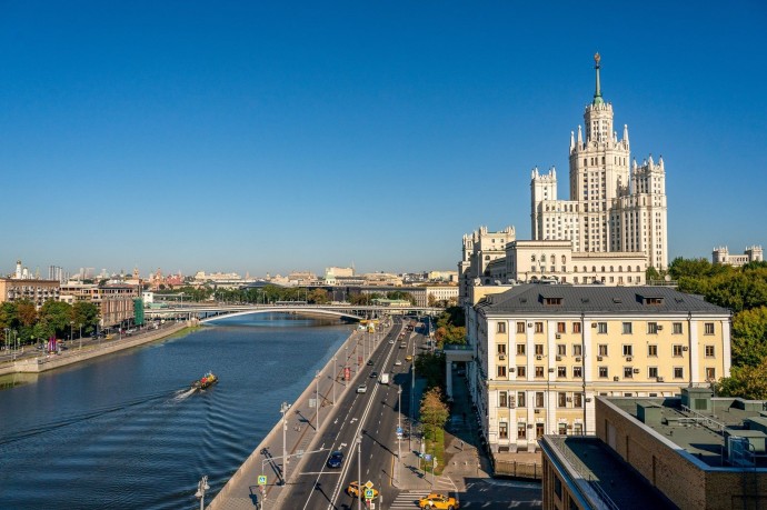 На Котельнической набережной заменили асфальт