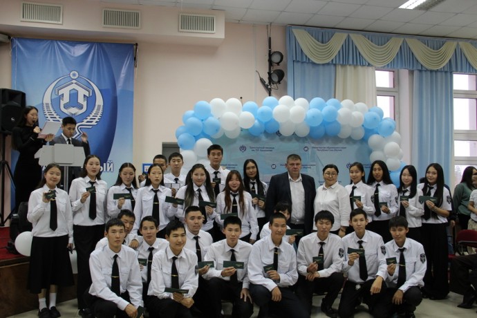 Более 130 первокурсникам Транспортного техникума вручили студбилеты Более 130 первокурсникам Транспортного техникума вручили студбилеты