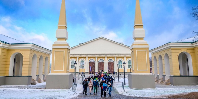 Копию здания манежа у Александровского сада открыли в кинопарке «Москино»
