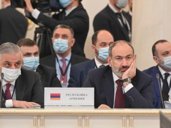 США отворачиваются от Пашиняна — блогер Бадалян