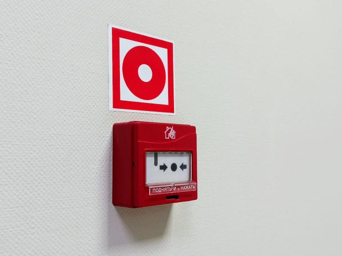 В Пензе эвакуировали сотрудников и посетителей торгового центра В Пензе эвакуировали сотрудников и посетителей торгового центра