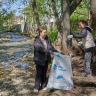 В Южно-Сахалинске прошла уборка на берегу реки в рамках акции "Вода России"