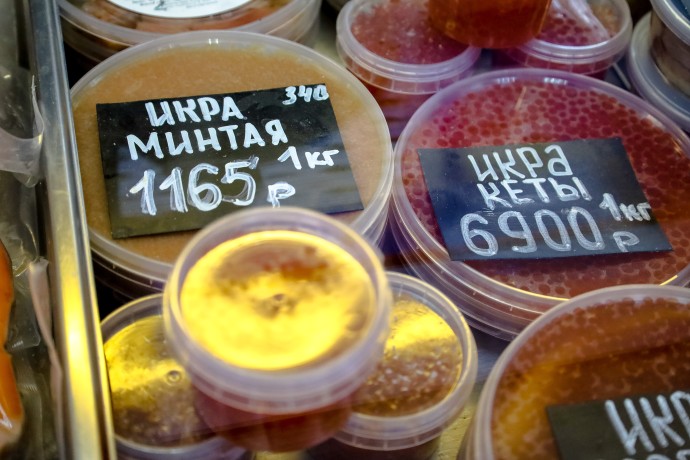 Россияне переходят с красной икры на белую