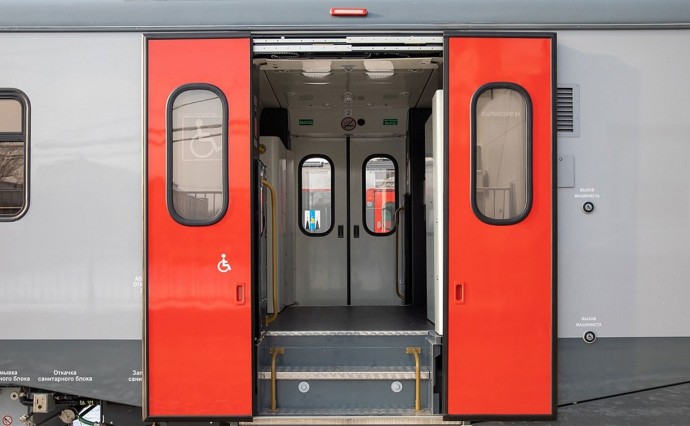 На Сахалине под пригородным поездом погибла женщина На Сахалине под пригородным поездом погибла женщина