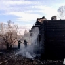 Жилой дом от горящего бесхоза спасли тверские пожарные