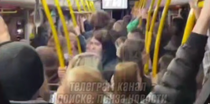 После праздничного салюта в Пензе жители столкнулись с трудностями при возвращении домой