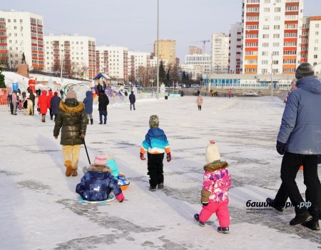 Радий Хабиров поручил подготовить план Года большой и дружной семьи