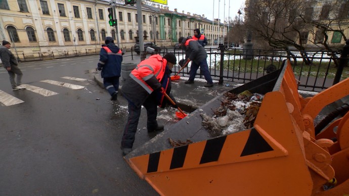 Город против циклона: как Петербург встретил первый снег Город против циклона: как Петербург встретил первый снег