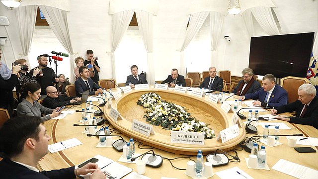 В ГД прошло заседание Экспертного совета на тему «Россия — ЕС: вероятность изменения политической ситуации»