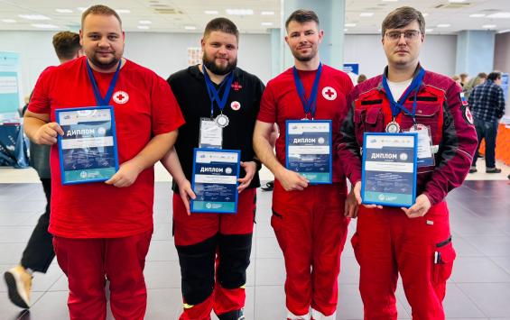 Курские медики взяли серебро на всероссийском турнире реанимационных бригад в Москве Курские медики взяли серебро на всероссийском турнире реанимационных бригад в Москве