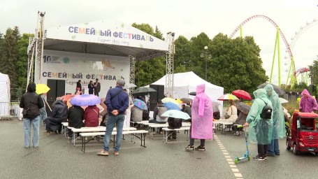 Как проходит Большой семейный фестиваль в Приморском парке Победы