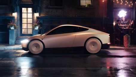 На первом этапе парк роботакси Tesla будет немногочисленным и управляемым дистанционно