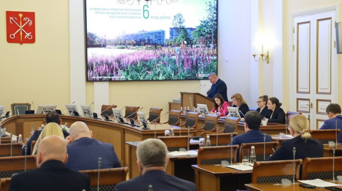 Александр Беглов: К 9 мая все районы города украсят цветочные композиции, посвящённые 80-летию Великой Победы и Году защитника Отечества