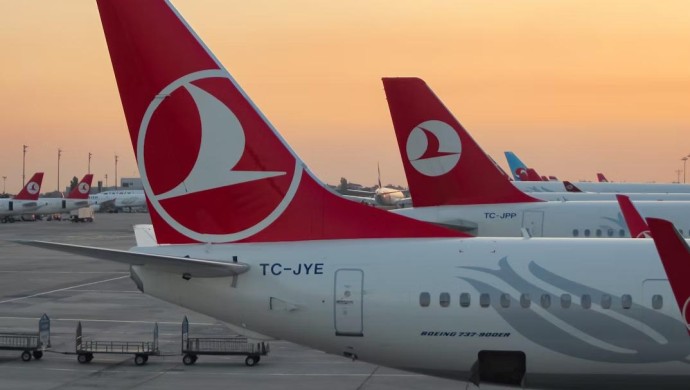 Сотни пассажиров Turkish Airlines застряли в Москве и Анталье