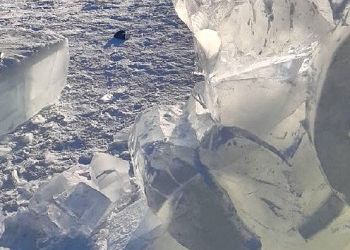 В Тынде подростки разбили ледовые фигуры