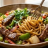 Настоящий взрыв вкуса и аромата: секрет идеального жареного лагмана с говядиной