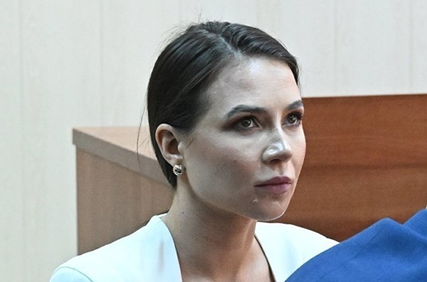 Суд в Москве продлил домашний арест блогеру Валерии Чекалиной