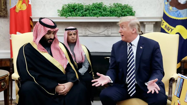 Ближневосточное турне Трампа: он покупает шейхов или они его?