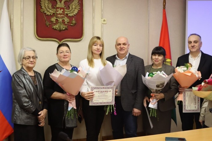 Лучших работников культуры и искусства наградили в Брянске