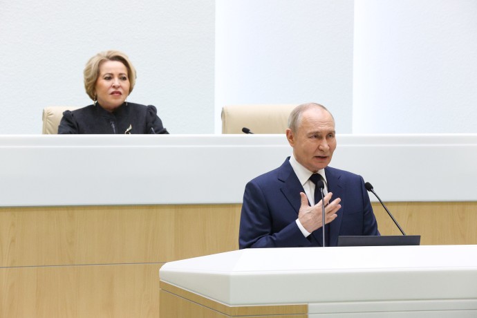 Президент РФ назвал поддержку точек роста регионов святой обязанностью сенаторов