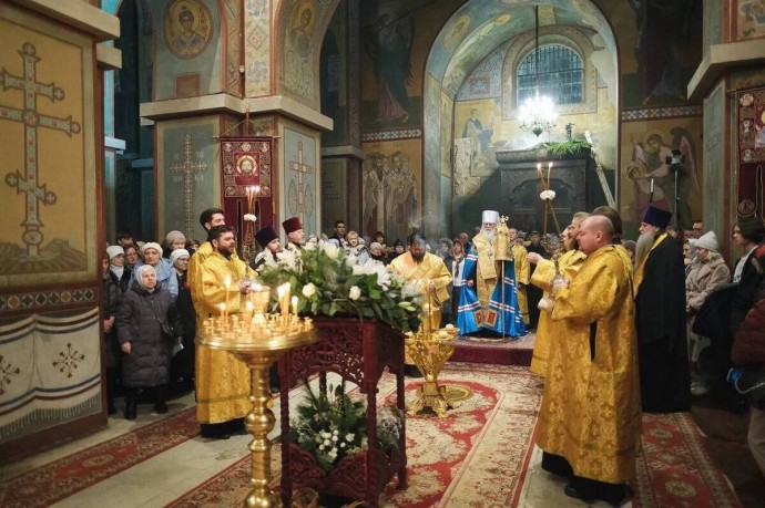 Новгородцев поздравили с Рождеством Христовым