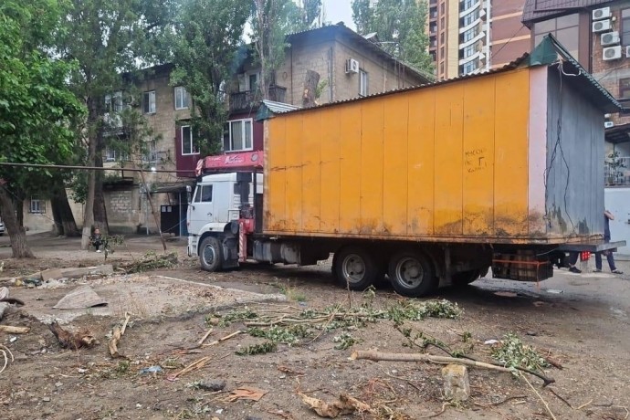 Более 70 незаконных торговых павильонов вывезли в Махачкале аз 3 недели