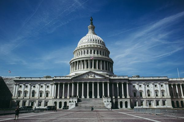 Демократы в Конгрессе США начали подготовку иска против Трампа из-за войны в Иране