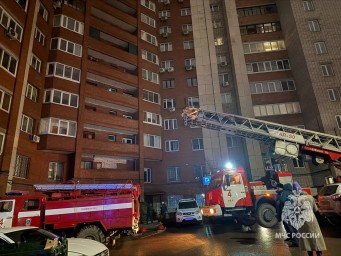 В Уфе начался пожар в 15-этажном жилом доме