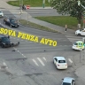 На перекрестке в центре Пензы жестко столкнулись две машины