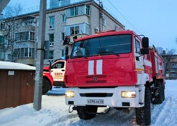Жильцов четырехэтажки эвакуировали в Благовещенске из-за пожара