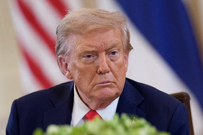 Журналисты вновь заметили синяк на руке Трампа