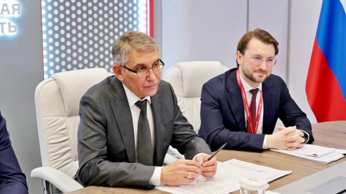 На ПМЭФ-2025 Дмитрий Миляев провёл переговоры с послом Белоруссии
