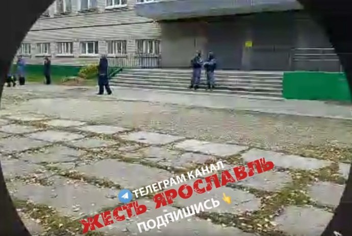 В Дзержинском районе Ярославля эвакуировали школу В Дзержинском районе Ярославля эвакуировали школу
